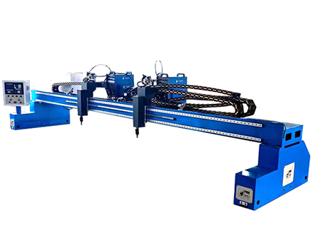 Gantry type intelligent welding robot